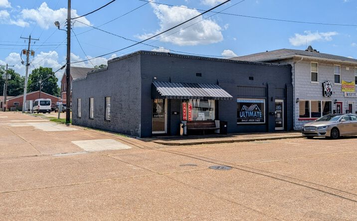 Pictures of Hospitality, Office, Retail property located at 414 2nd St, Newport, AR 72112 for sales - image #1