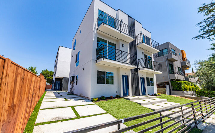 Pictures of Multifamily property located at 6700 Balboa Blvd, Van Nuys, CA 91406 for sales - image #1