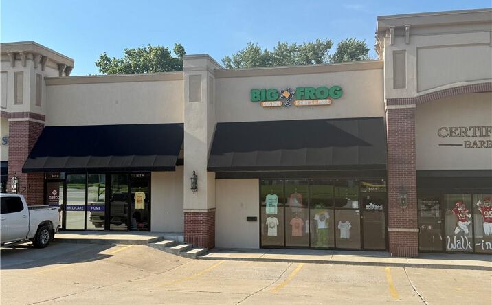 Pictures of Retail property located at 805 W Main # C Street, Blue Springs, MO 64015 for sales - image #1
