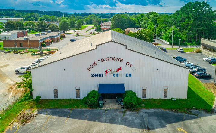 Pictures of Industrial, Retail property located at 7035 Lee Hwy, Chattanooga, TN 37421 for sales - image #1