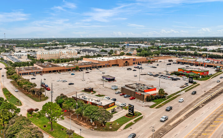 Pictures of Retail property located at 60 Cypress Creek Pkwy, Houston, TX 77090 for sales - image #1