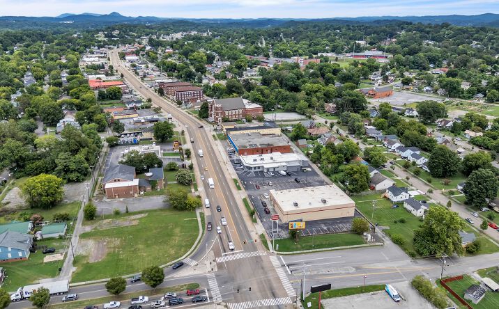 Pictures of Retail property located at 2604 E Magnolia Ave, Knoxville, TN 37914 for sales - image #1