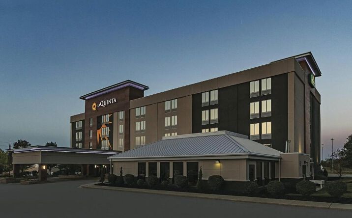 Pictures of Hospitality property located at 25105 Country Club Blvd, North Olmsted, OH 44070 for sales - image #1