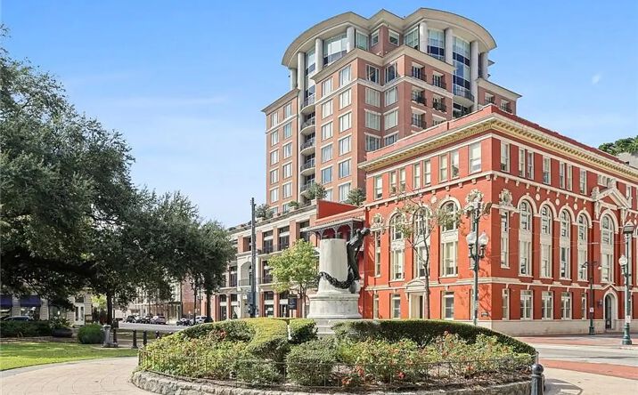 Pictures of Office property located at 625 St Charles Ave, New Orleans, LA 70130 for sales - image #1
