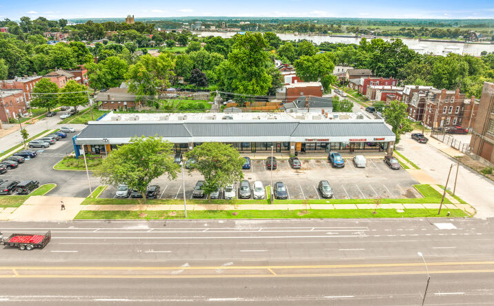Pictures of Retail property located at 3934-3956 South Broadway, St. Louis, MO 63118 for sales - image #1