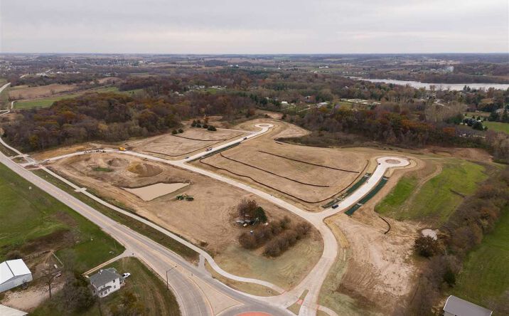 Pictures of Land property located at Oak Meadow Lot #14, Solon, IA 52333 for sales - image #1
