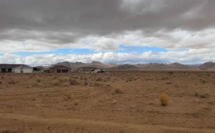 Pictures of Land property located at 9957 N Roundup Trail, Kingman, AZ 86401 for sales - image #1