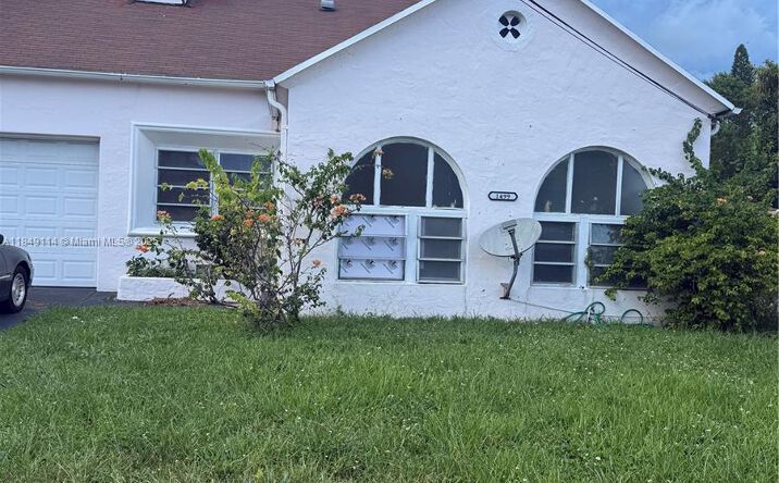 Pictures of Multifamily property located at 1499 NW 32nd St, Miami, FL 33142 for sales - image #1