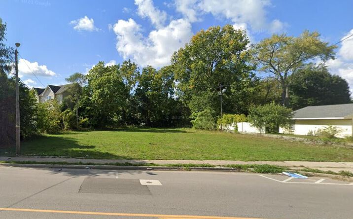 Pictures of Land property located at 378 Pipestone Rd, Benton Harbor, MI 49022 for sales - image #1