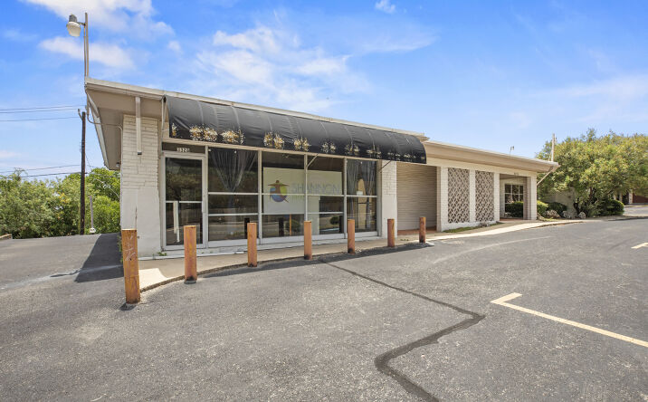 Pictures of Office property located at 3326 E Southcross, San Antonio, TX 78223 for sales - image #1