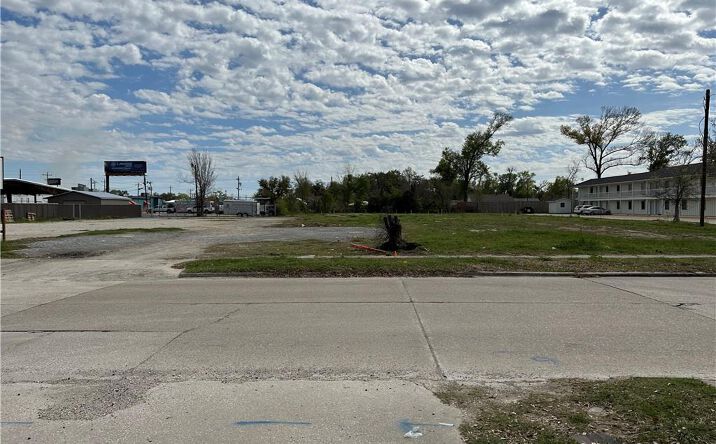 Pictures of Land property located at 111 W Lagrange Street, Lake Charles, LA 70605 for sales - image #1