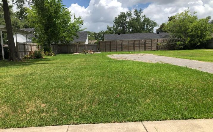 Pictures of Land, Multifamily property located at 715 Iris Street, Lake Charles, LA 70601 for sales - image #1