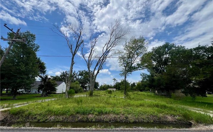 Pictures of Land property located at 1193 W Tank Farm Road, Lake Charles, LA 70605 for sales - image #1