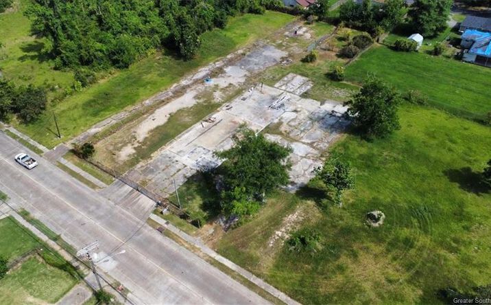 Pictures of Land property located at 2402 Moeling Street, Lake Charles, LA 70601 for sales - image #1