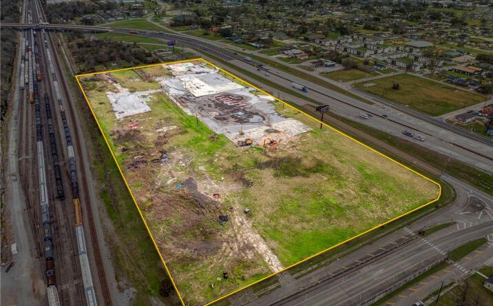 Pictures of Land property located at 1825 Interstate 10 Interstate, Lake Charles, LA 70601 for sales - image #1