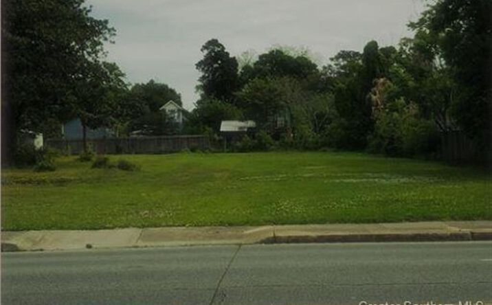 Pictures of Land property located at 1725 Ryan Street, Lake Charles, LA 70601 for sales - image #1