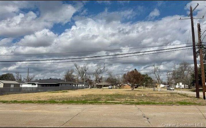 Pictures of Land property located at 2337 Moeling Street, Lake Charles, LA 70601 for sales - image #1