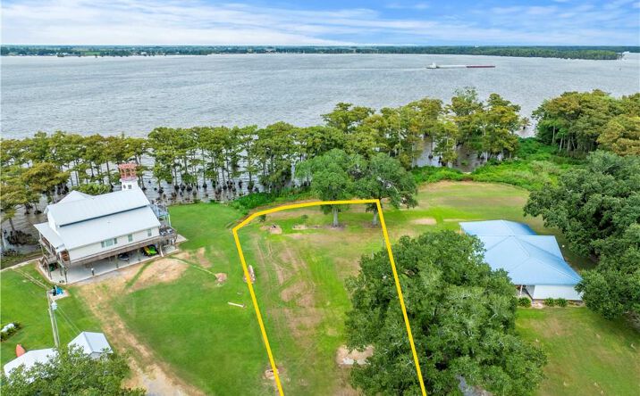 Pictures of Land property located at 6903 S Lake Cove Road, Gueydan, LA 70542 for sales - image #1