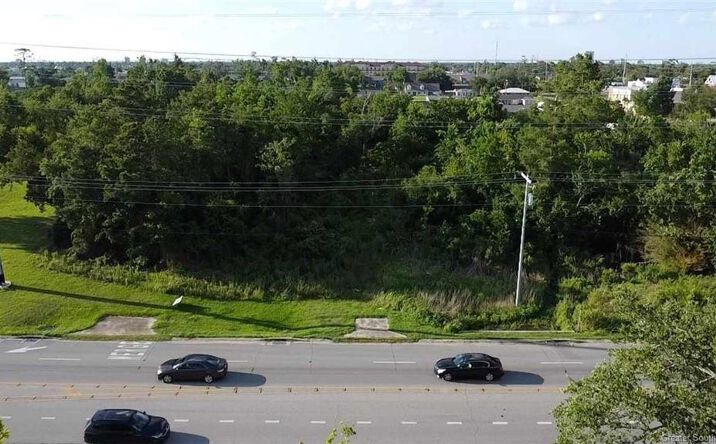 Pictures of Land property located at 828 W Prien Lake Road, Lake Charles, LA 70601 for sales - image #1