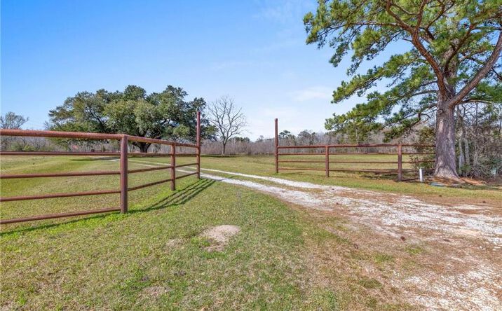 Pictures of Land property located at Snooky's Road TBD, Reeves, LA 70658 for sales - image #1