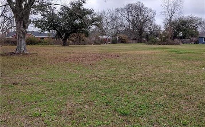 Pictures of Land property located at 2302 Ridgewood Drive, Lake Charles, LA 70605 for sales - image #1