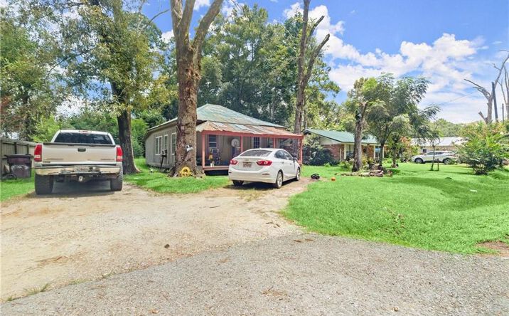 Pictures of Multifamily property located at 614 W Fourth Avenue, Oberlin, LA 70655 for sales - image #1