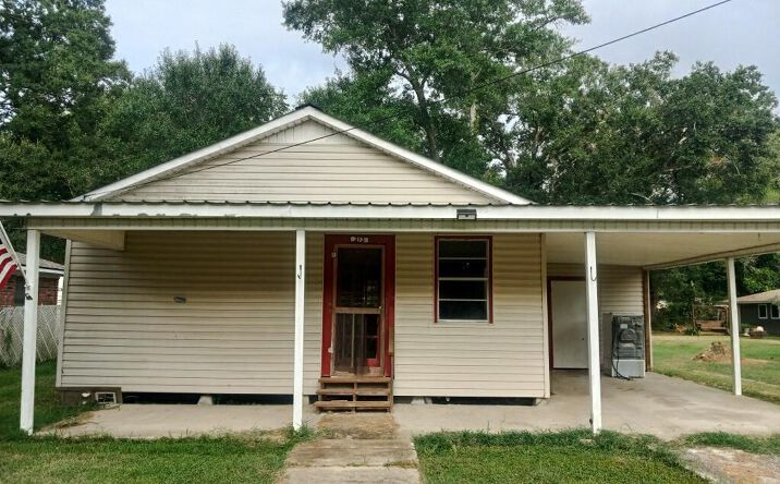 Pictures of Multifamily property located at 213 N 6th Street, Oberlin, LA 70655 for sales - image #1