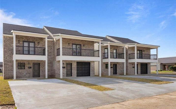 Pictures of Multifamily, Land property located at 400 10th Street, Lake Charles, LA 70601 for sales - image #1