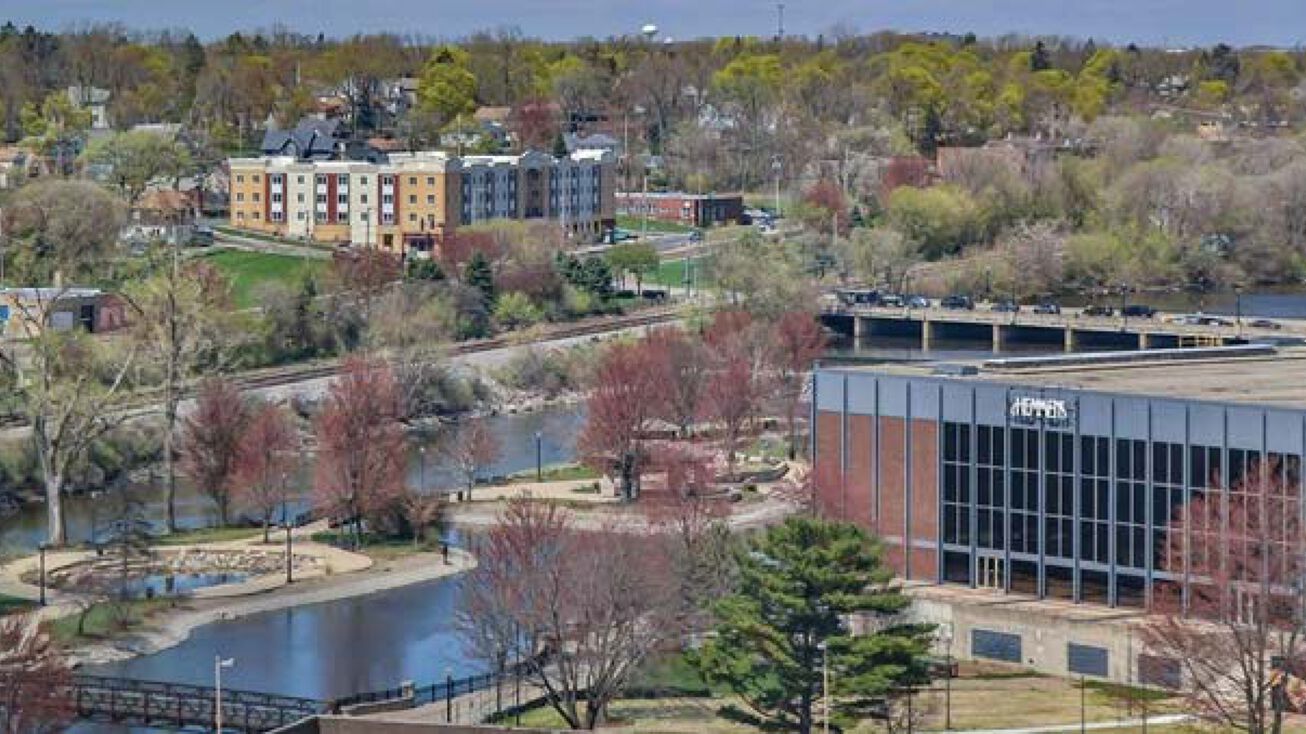 1451 Dundee Avenue, Elgin, IL 60120