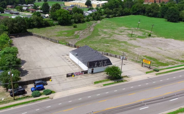 Pictures of Retail property located at 3524 & 3600 7th St Rd, Louisville, KY 40216 for sales - image #1
