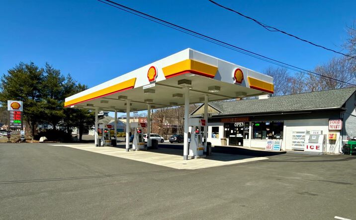 Pictures of Retail property located at 711 Rubber Ave, Naugatuck, CT 06770 for sales - image #1