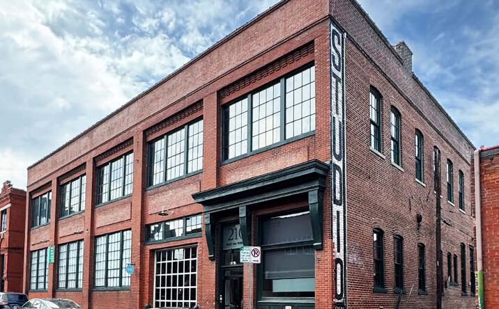 Pictures of Office property located at 210 W 19 Terrace, Kansas City, MO 64108 for sales - image #1
