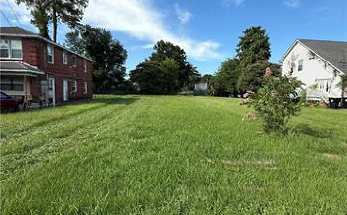 Pictures of Land property located at 721 Marais St, Chalmette, LA 70043 for sales - image #1