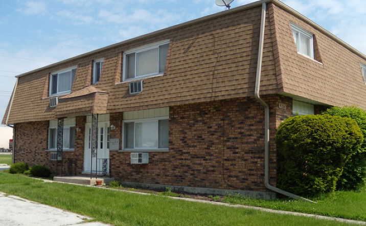 image of property at 524 SCHROEDER AVE APT 2E Peotone IL 60468-9430