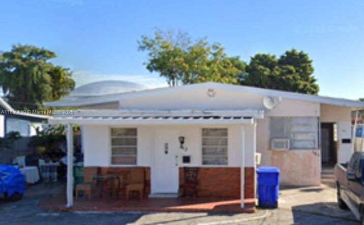 Pictures of Multifamily property located at 163 NW 18th Ct, Miami, FL 33125 for sales - image #1
