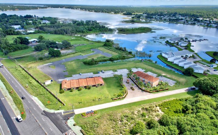 Pictures of Multifamily property located at 2105 S US 27 Highway S, Lake Placid, FL 33852 for sales - image #1