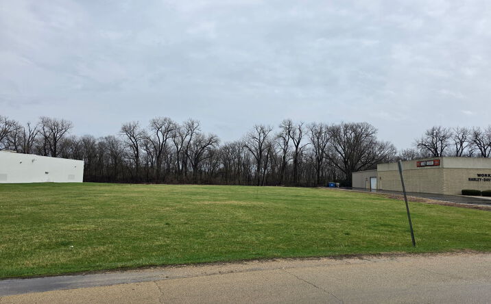 Pictures of Land property located at 1903 1st Avenue, Rock Falls, IL 61071 for sales - image #1