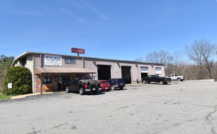 Pictures of Retail property located at 267 Otrobando Ave, Norwich, CT 06360 for sales - image #1