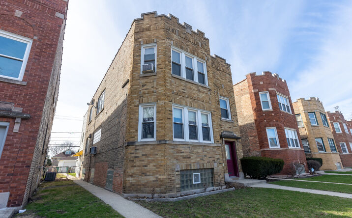 image of property at 3816 GROVE AVE Berwyn IL 60402-3906