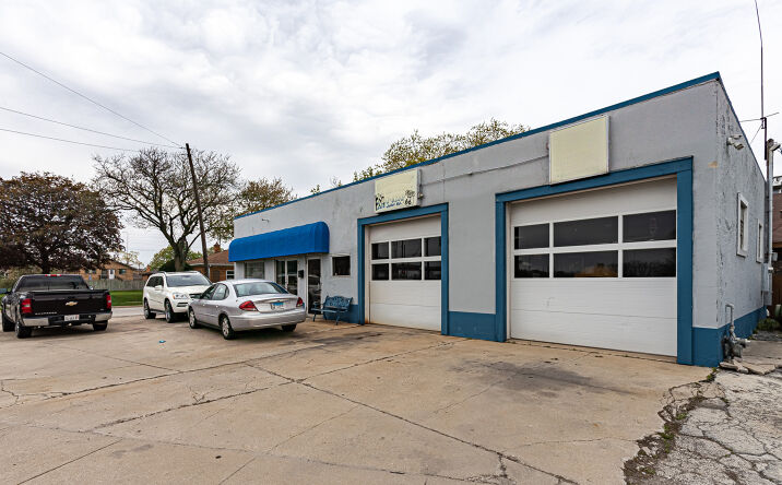 Pictures of Business for Sale, Retail property located at 8418 Joliet Road, McCook, IL 60525 for sales - image #1