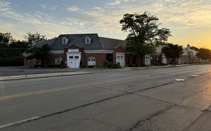 Pictures of Retail property located at 630-642 Busse Highway, Park Ridge, IL 60068 for sales - image #1