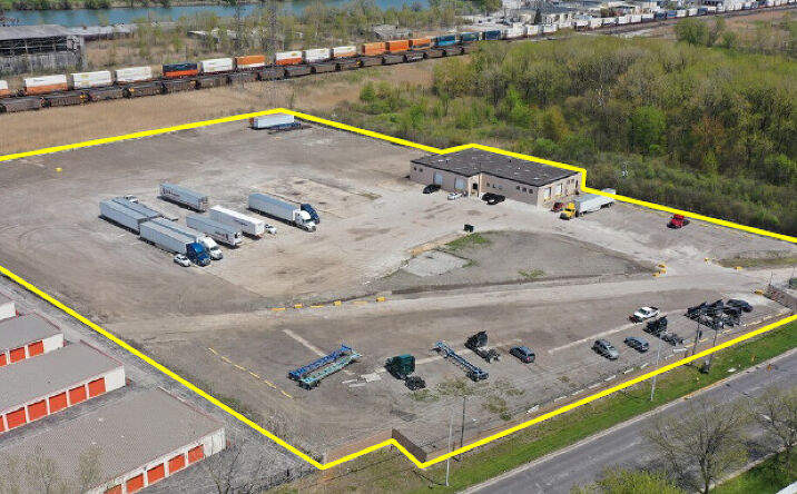Pictures of Industrial property located at 2000 Dolton Road 2000, Calumet City, IL 60409 for sales - image #1