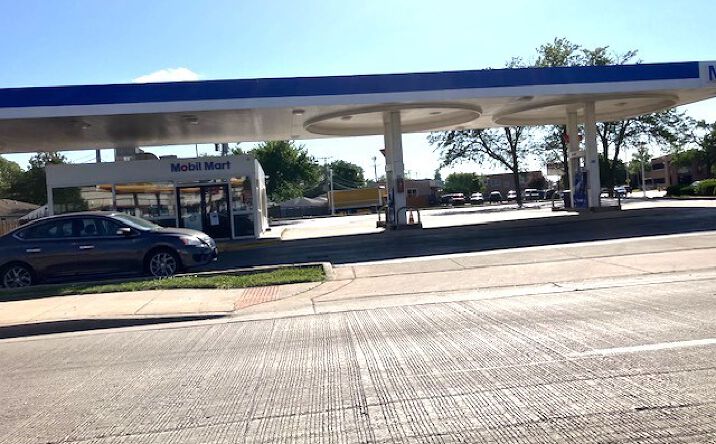 Pictures of Business for Sale property located at 1602 S Des Plaines River Road, Des Plaines, IL 60018 for sales - image #1
