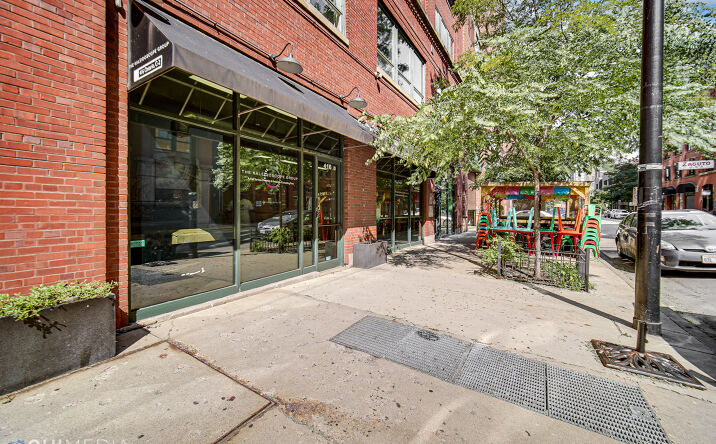 Pictures of Multifamily, Office property located at 416 W Ontario Street C-2, Chicago, IL 60610 for sales - image #1