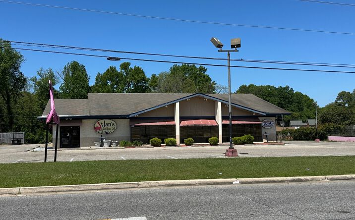Pictures of Retail property located at 850 Eastern Blvd, Montgomery, AL 36117 for sales - image #1