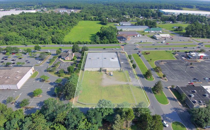 Pictures of Retail property located at 901 E Pulaski Hwy, Elkton, MD 21921 for sales - image #1