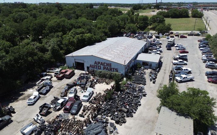 image of property at 1001 W KENNEDALE PKWY Fort Worth TX 76140-1642