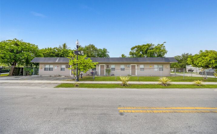 Pictures of Multifamily property located at 848 NW 2nd Ave, Fort Lauderdale, FL 33311 for sales - image #1