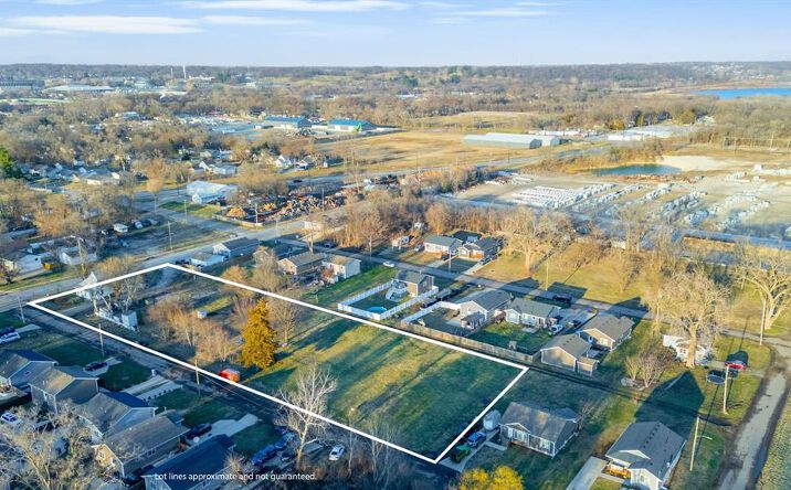 Pictures of Land property located at 801 SE 27th Ct, Des Moines, IA 50317 for sales - image #1