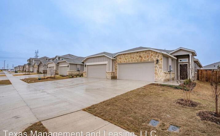 Pictures of Multifamily property located at 656 Wheatfield Dr, Venus, TX 76084 for sales - image #1